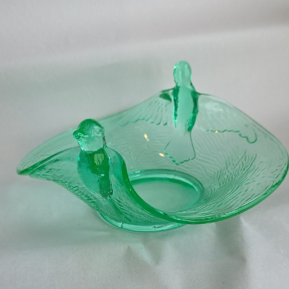 Vintage Fenton Green Glass Flying Birds Dish
